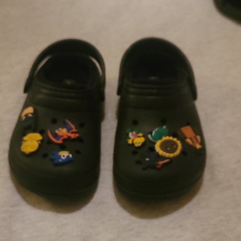 CROCS W/Jibetts Kids